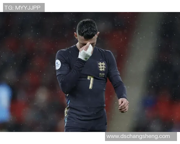 足球明星黑白艺术作品展现他们的激情与风采