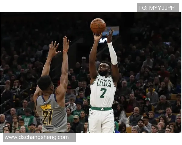 篮球明星日常训练揭秘：从晨跑到投篮的全方位练球过程与心路历程